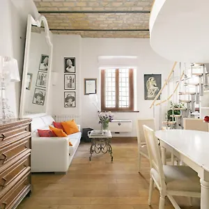 Leopardo 28 - Loft In Trastevere Rome